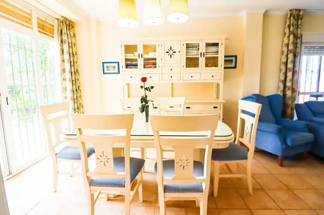Holiday home Encantadora Casa Bien Cuidada Cerca Del Aeropuerto Malaga